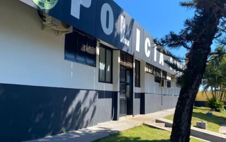 Homem de 50 anos é preso após esfaquear vítima no pescoço em São Gabriel do Oeste;